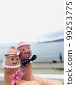 一對夫婦使用戒指結婚（註冊）的拇指藝術 99253775