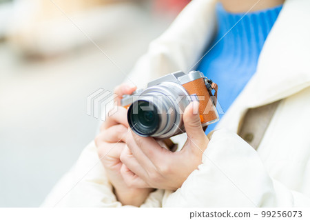 女性, 旅行, 觀光, 相機, 相機女孩, 川越, 拍攝, 獨自旅行, 微笑, 紀念照片, 成年女性, 日本房屋 女性, 旅行, 觀光, 相機, 相機女孩, 川越, 拍攝, 獨自旅行, 微笑, 紀念照片, 成年女性, 日本房屋 99256073