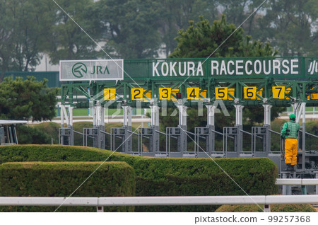 Horse racing scenery 99257368