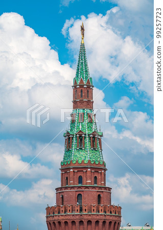 Vodovzvodnaya Tower at southwestern corner of Moscow Kremlin, overlooking Moscow River. Moscow, Russia 99257723
