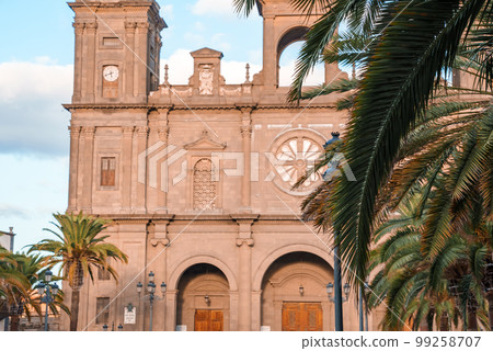 Beautiful view of the Cathedral Santa Ana Vegueta in Las Palmas, Gran Canaria, Canary Islands, Spain 99258707