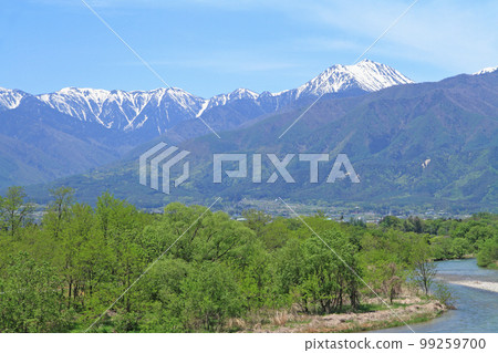 安曇野的五月:穗高川和北阿爾卑斯山 安曇野的五月:穗高川和北阿爾卑斯山 99259700