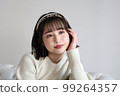 微笑與面頰的婦女 99264357