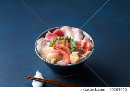 什錦海鮮蓋飯 99265630