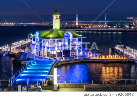 "Kanagawa Prefecture" Yokohama Minato Mirai / Pukarisan Bridge and Night View of Bay Bridge 99266048