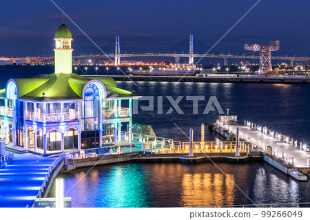 "Kanagawa Prefecture" Yokohama Minato Mirai / Pukarisan Bridge and Night View of Bay Bridge 99266049