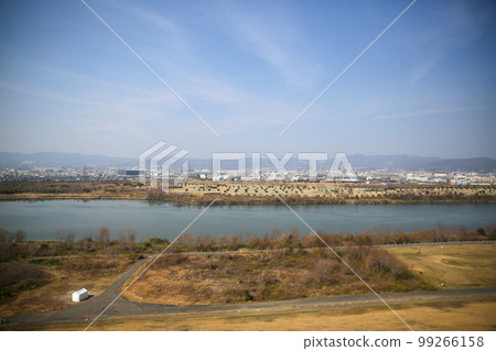 Takatsuki seen from Hirakata 99266158
