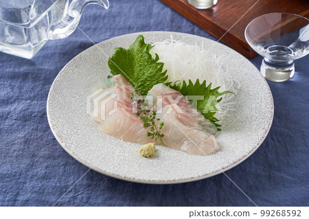 Red snapper sashimi 99268592