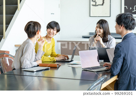 Business scene meeting men and women 99269101