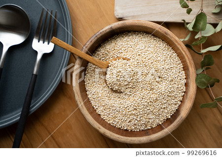 Quinoa image 99269616