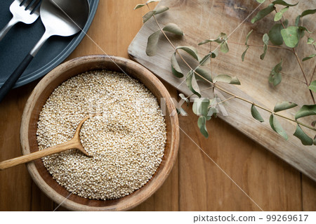 Quinoa image 99269617