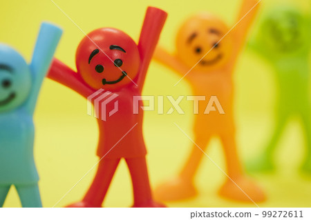 快樂的彩色娃娃 快樂的彩色娃娃 99272611