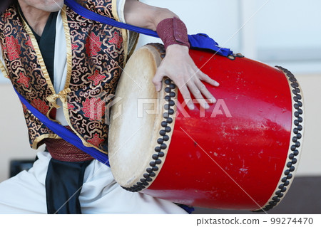 Large drums during the Okinawan Eisa dance performance Large drums during the Okinawan Eisa dance performance 99274470