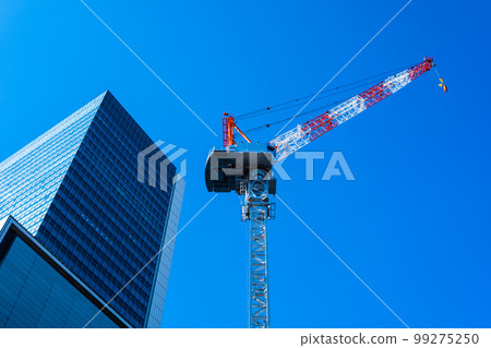 澀谷金之坂背後的建築工地起重機和摩天大樓 2023.01 a-2 高飽和度對比 99275250