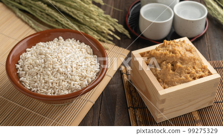 Sake lees, rice malt and sake Sake lees, rice malt and sake 99275329