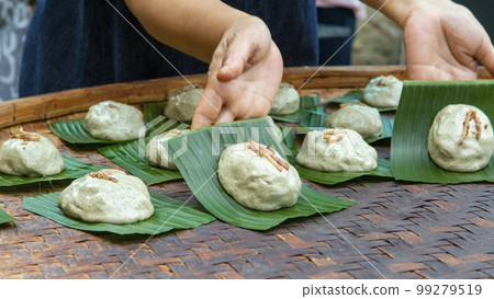 清明節，祭拜，供品，草仔粿，竹皮子，お墓参り、お参り、お供え物、草餅、竹皮、 bamboo 99279519