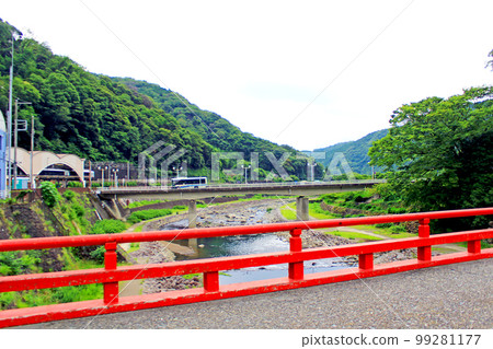 [Kanagawa] Hakone in June Hakone-Yumoto Station and Yumoto-Ohashi Bridge seen from Hydrangea Bridge 99281177