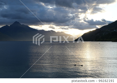 新西蘭湖邊日落 新西蘭湖邊日落 99282191