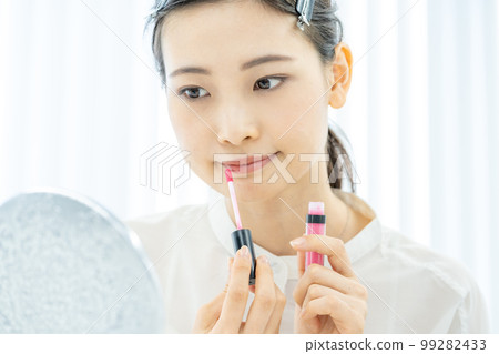 Beauty Beauty Close-up of a young woman's face with lipstick 99282433