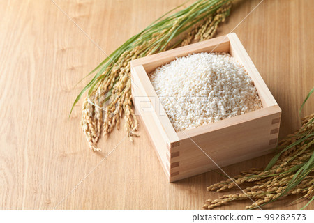 sticky rice in masu sticky rice in masu 99282573