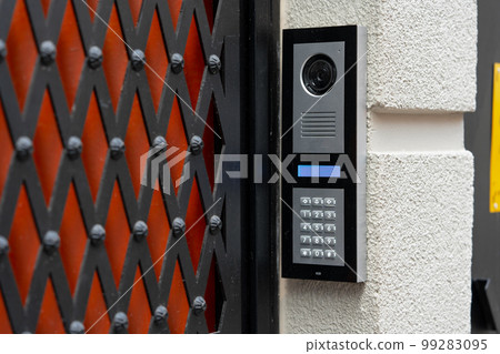 Intercom panel on the wall of private house 99283095