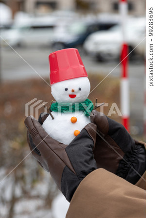 有雪人的人 99283696