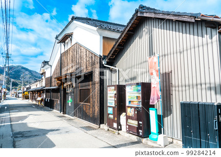 Sake Brewery Street in early spring 3 Shiso City, Hyogo Prefecture Sake Brewery Street in early spring 3 Shiso City, Hyogo Prefecture 99284214
