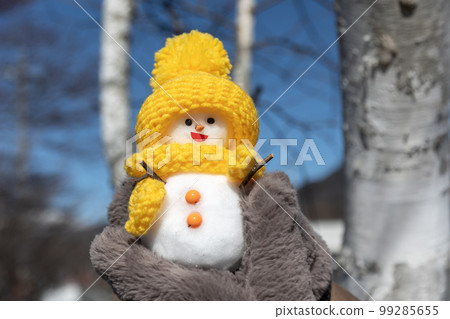 白樺樹和雪人 白樺樹和雪人 99285655