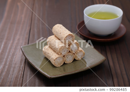 Five Vacant 99286485