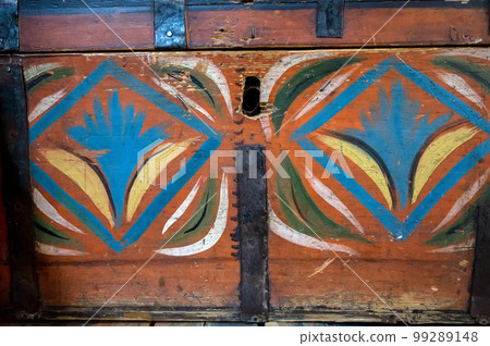 Painted small chest - Russian folk arts and crafts. Painted small chest - Russian folk arts and crafts. 99289148