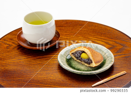 Dorayaki with tea Dorayaki with tea 99290335