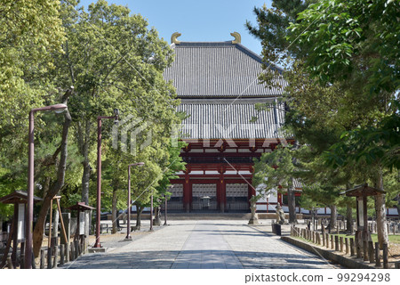 Todaiji Temple Central Gate and Great Buddha Hall Nara City, Nara Prefecture Todaiji Temple Central Gate and Great Buddha Hall Nara City, Nara Prefecture 99294298
