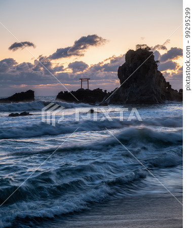 Iwaki City, Fukushima Prefecture A stormy morning on Benten Island on the Hatachi coast 99295299