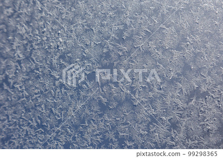 frost crystals on car body 99298365