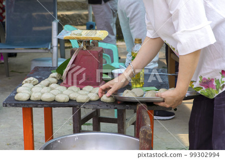草仔粿 ，包草仔粿 ，竹皮子， 台灣，竹皮、台湾、草餅、Bamboo skin, Taiwan, 99302994