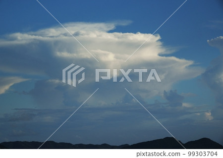 山脈和各種雲 下午 夏天 220727pm 99303704