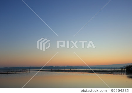 Sunrise scenery of Lake Inba 99304285