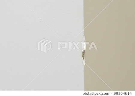 crack wall in the building crack wall in the building 99304614