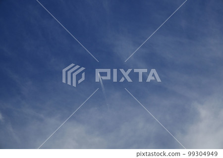 Afternoon summer sky and contrails 220727pm Afternoon summer sky and contrails 220727pm 99304949