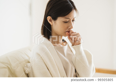 女人身體不適 99305805