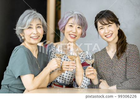 Image of an adult girls-only gathering 99306226