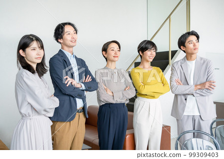 商務男人和女人的肖像 99309403