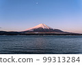 [Yamanashi] Mount Fuji at sunrise [Lake Yamanaka] 99313284
