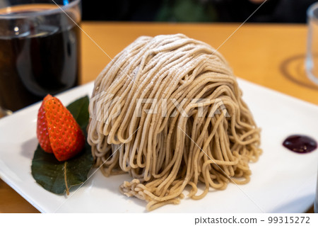 Mont Blanc Suzaku Cake 99315272
