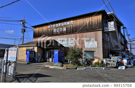 Izumisano fishing port/open-air market (Izumisano City, Osaka Prefecture) 99315708