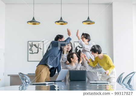 Business scene happy victory 99317827