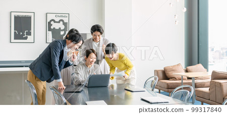 Business scene happy victory 99317840