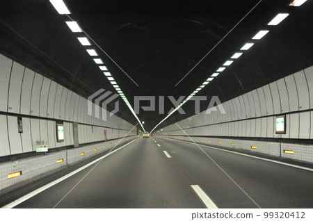 Driving photography in the Shin-Tomei tunnel 99320412