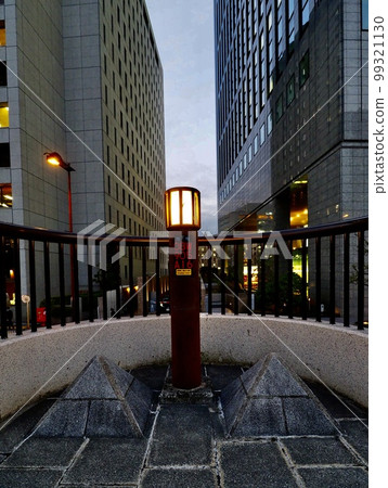 Twilight, Festival Hall, Dojima River, Watanabe Bridge, Hanshin Expressway Route 11 Ikeda Line, Nakanoshima promenade, river, clouds, highway 99321130