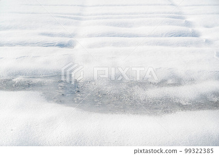 融雪的風景 99322385